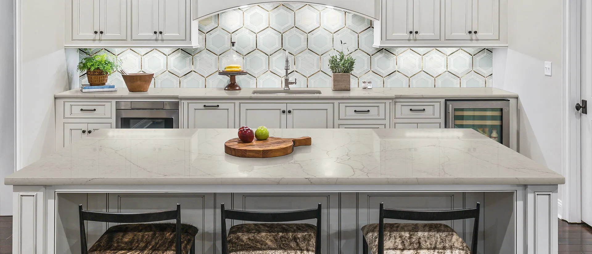 Image of installed Q Quartz Calacatta Valentin White Quartz countertops