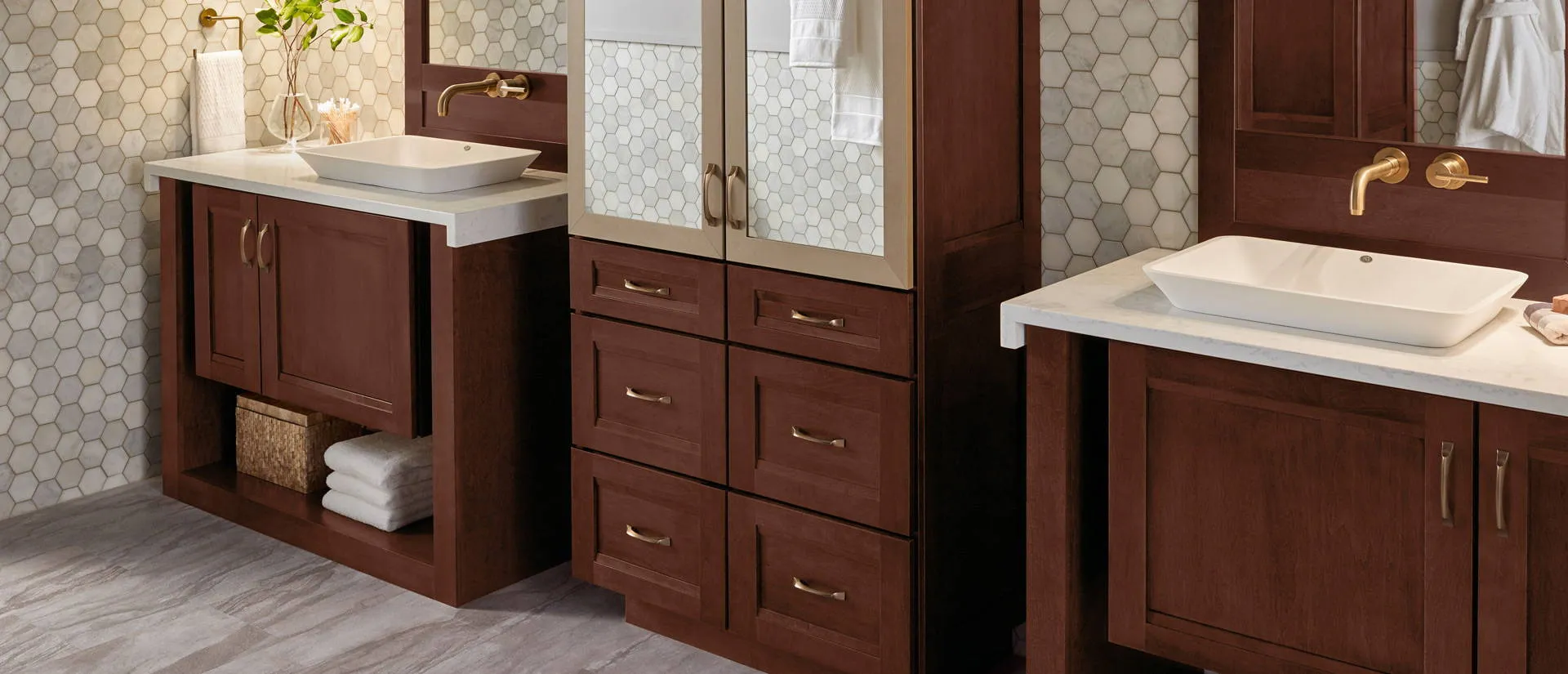 Image of installed Q Quartz Calacatta Vicenza Quartz countertops