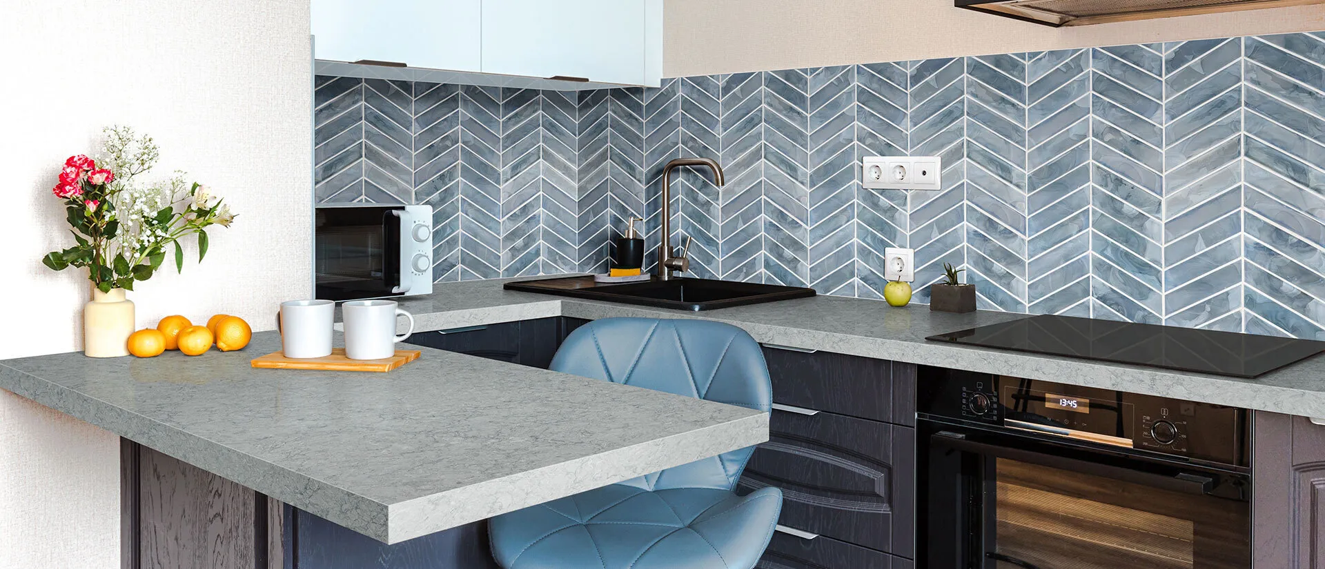 Image of installed Q Quartz Galant Gray Quartz countertops