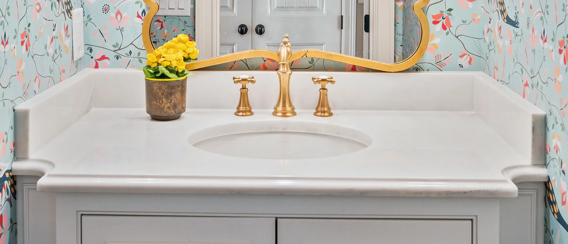 Image of installed Q Quartz Glacier White Quartz countertops