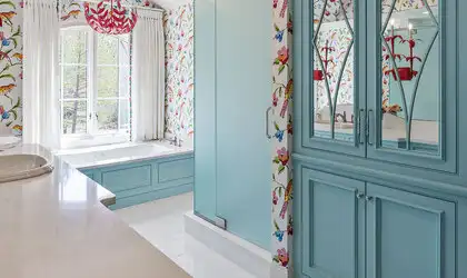 Image of installed Q Quartz Glacier White Quartz countertops