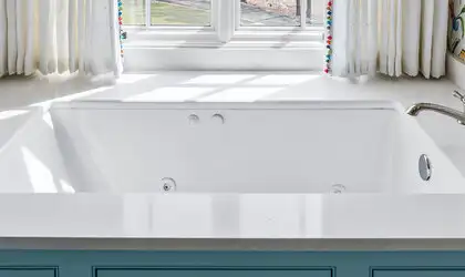 Image of installed Q Quartz Glacier White Quartz countertops