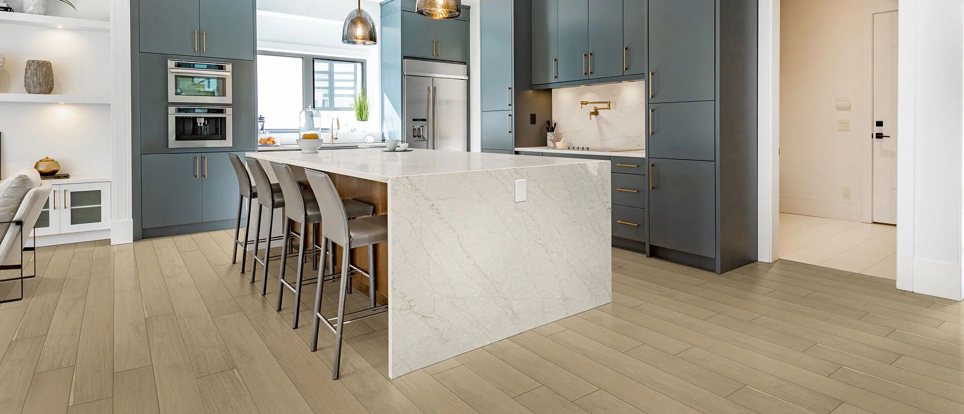 Image of installed Q Quartz Lumataj Cream Quartz countertops