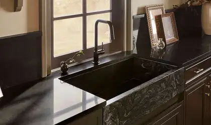 Image of installed Q Quartz Midnight Corvo Quartz countertops