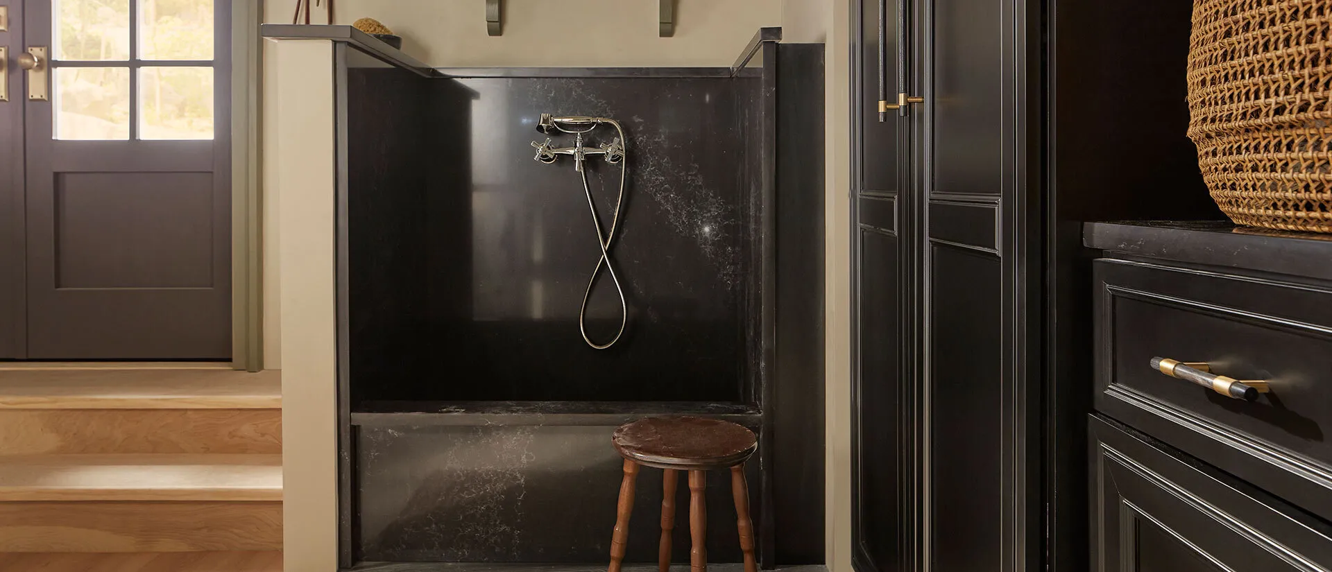 Image of installed Q Quartz Midnight Corvo Quartz countertops