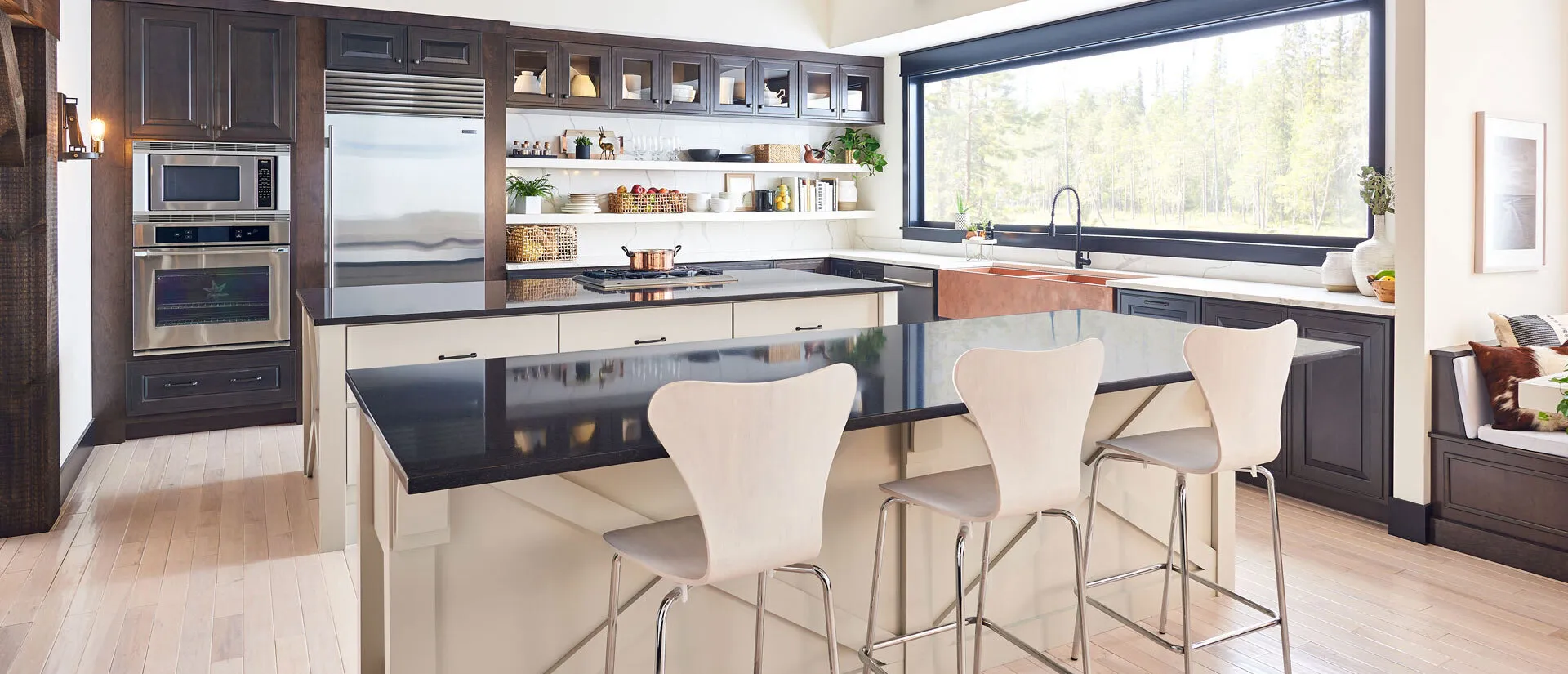 Image of installed Q Quartz Midnight Majesty Quartz countertops