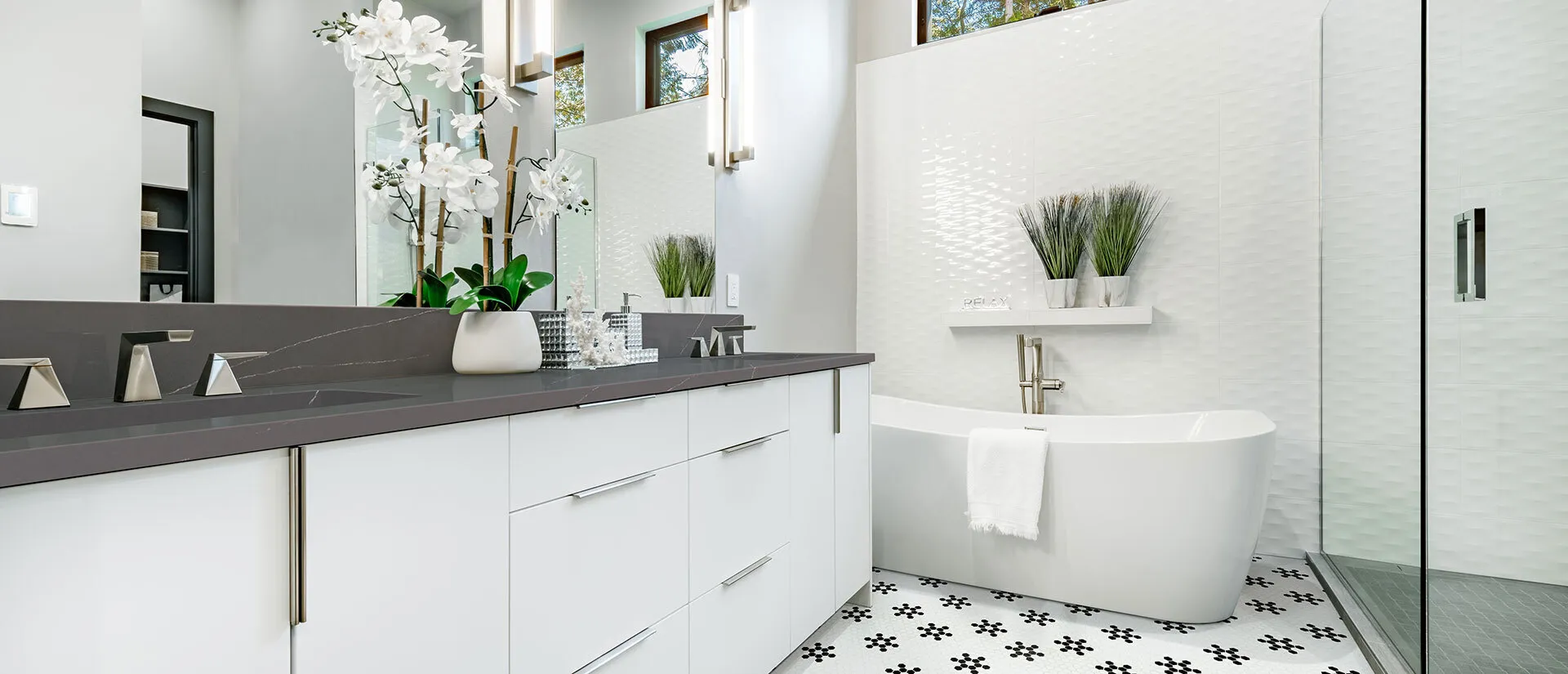 Image of installed Q Quartz Calacatta Laza Grigio Grey Quartz countertops