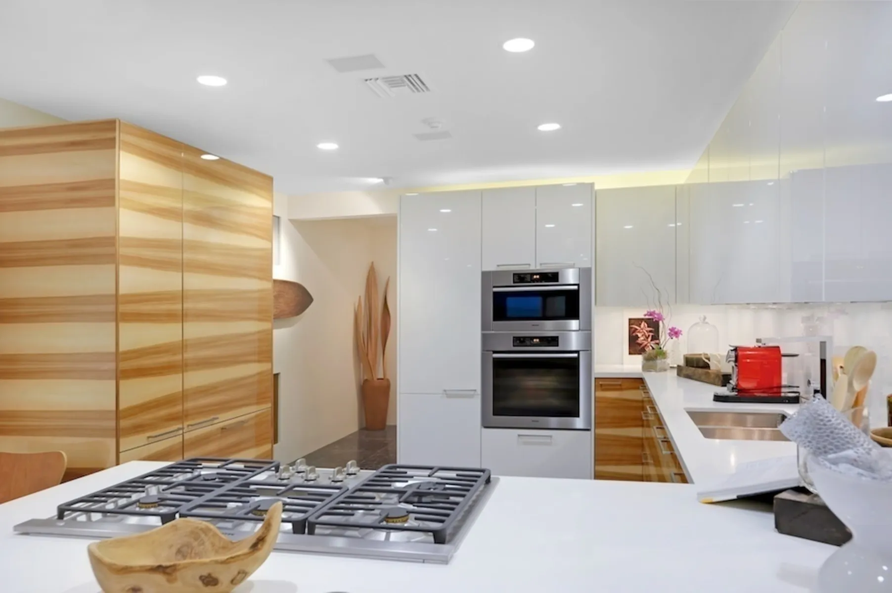 Image of installed PentalQuartz Thassos White Quartz countertops