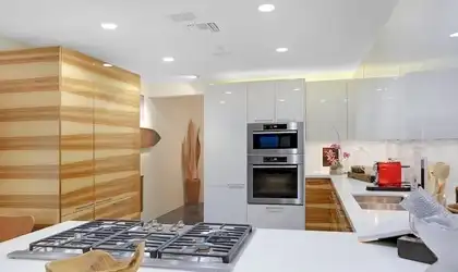 Image of installed PentalQuartz Thassos White Quartz countertops