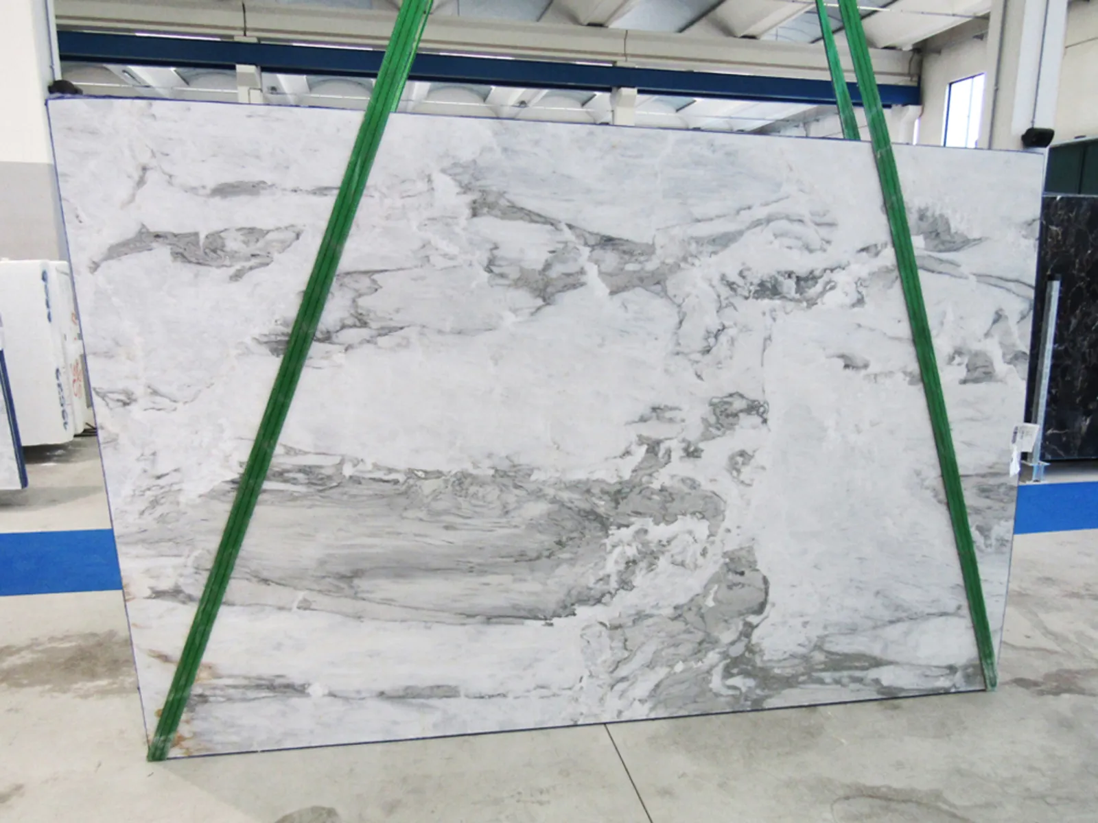 Image of Calacatta Bettogli White Marble countertop slab