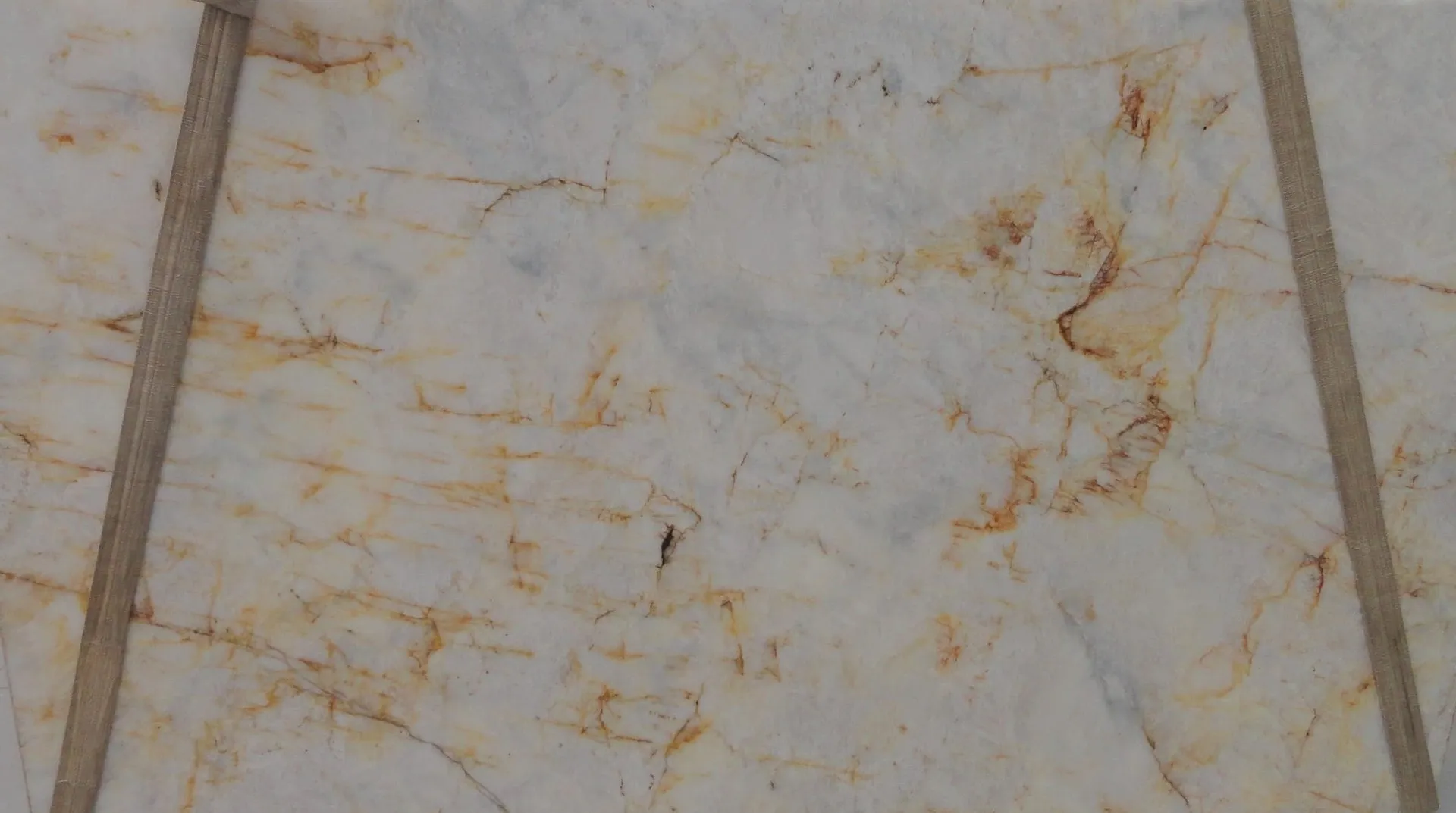 Closeup image of Cristallo 1st Choice Cream Quartzite countertop slab